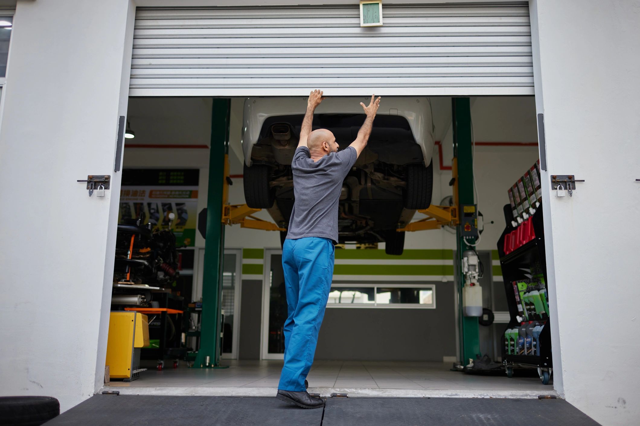 Japanese auto repair modern garage